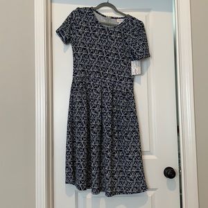 NWT size large Lularoe Amelia dress